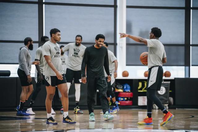 1640835698796092723.png FH0UY3-XwAk1IAr.png